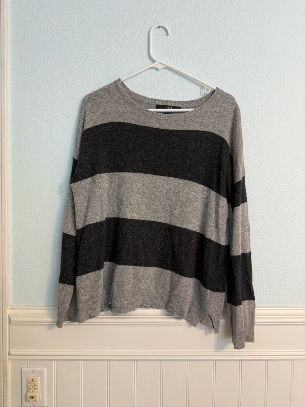 Forever 21 Oversized Crewneck Sweater in Light Gray & Charcoal